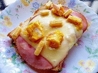 オムレツ＆ポテロング＆パストラミチーズトースト