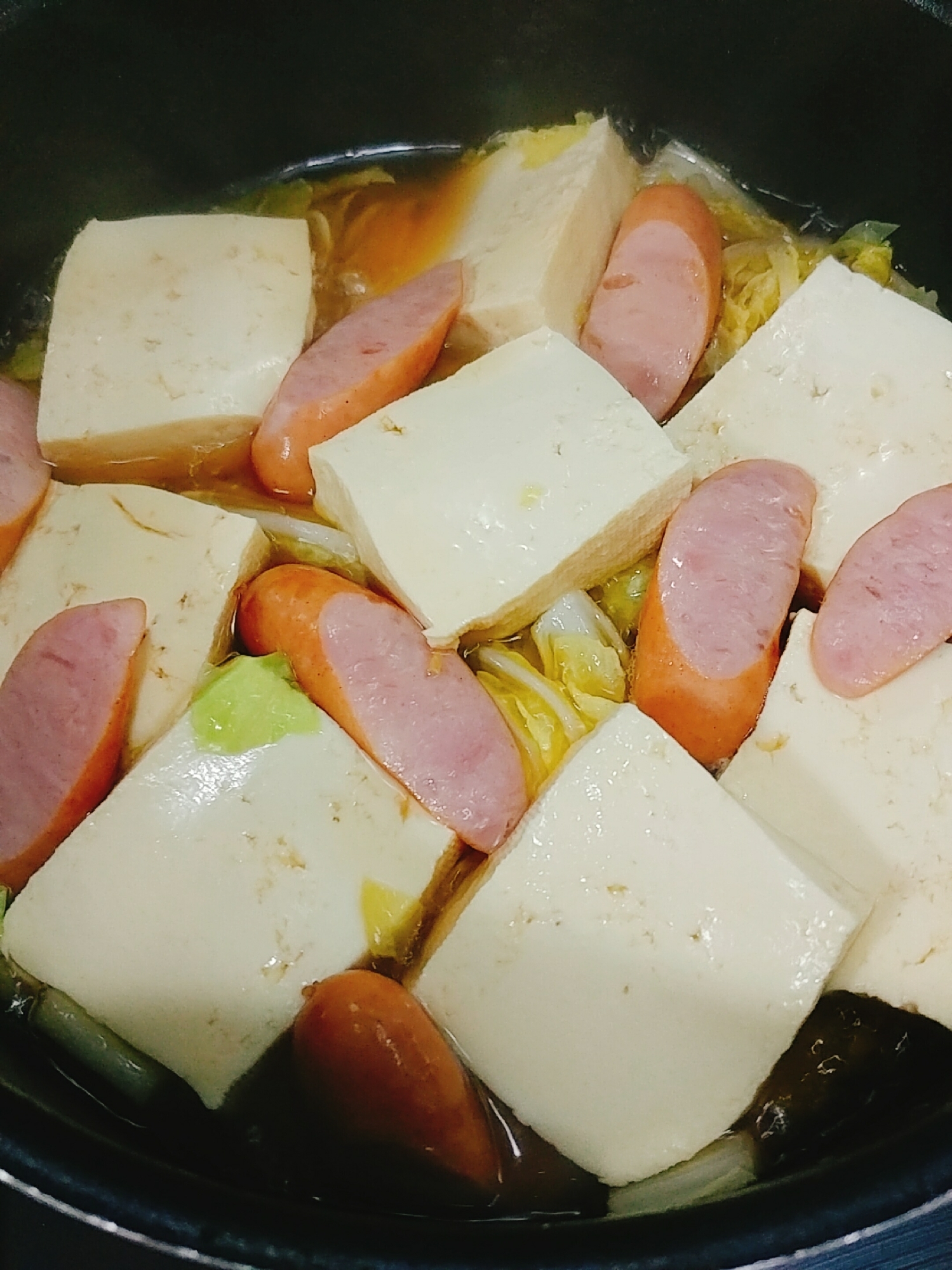 白菜　豆腐　ウインナーの和風鍋