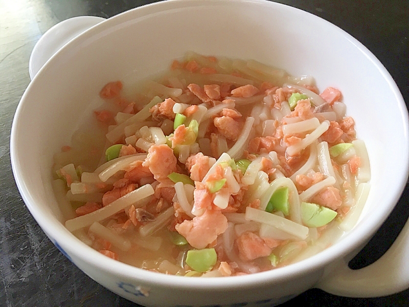 離乳食後期！枝豆と鮭のおうどん