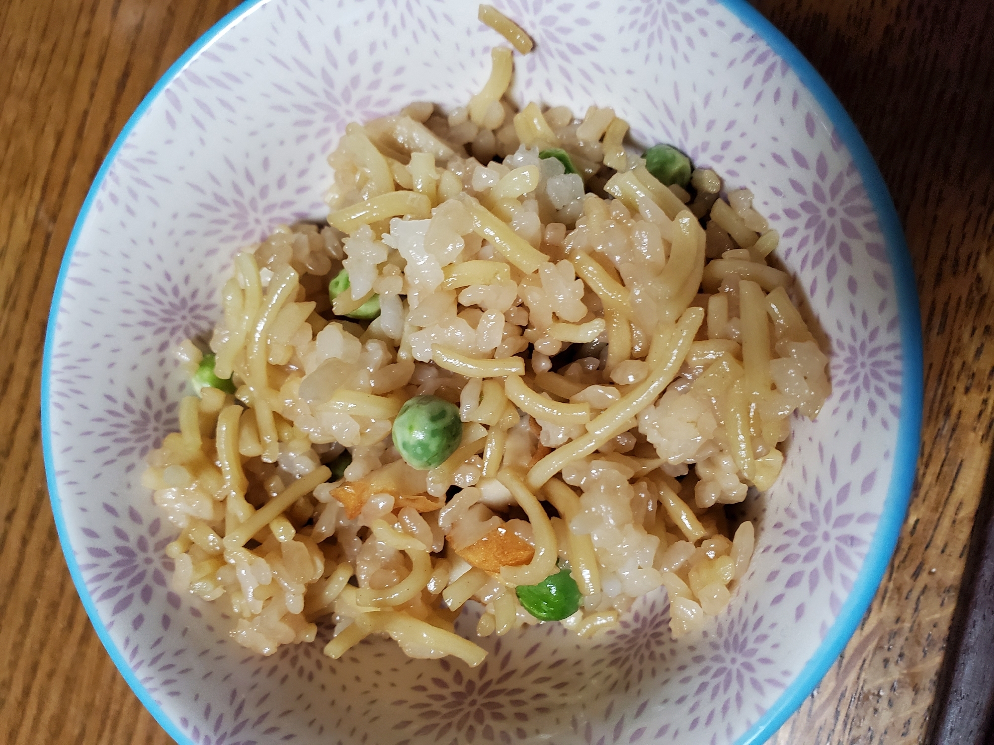 ちくわとグリンピースのそば飯