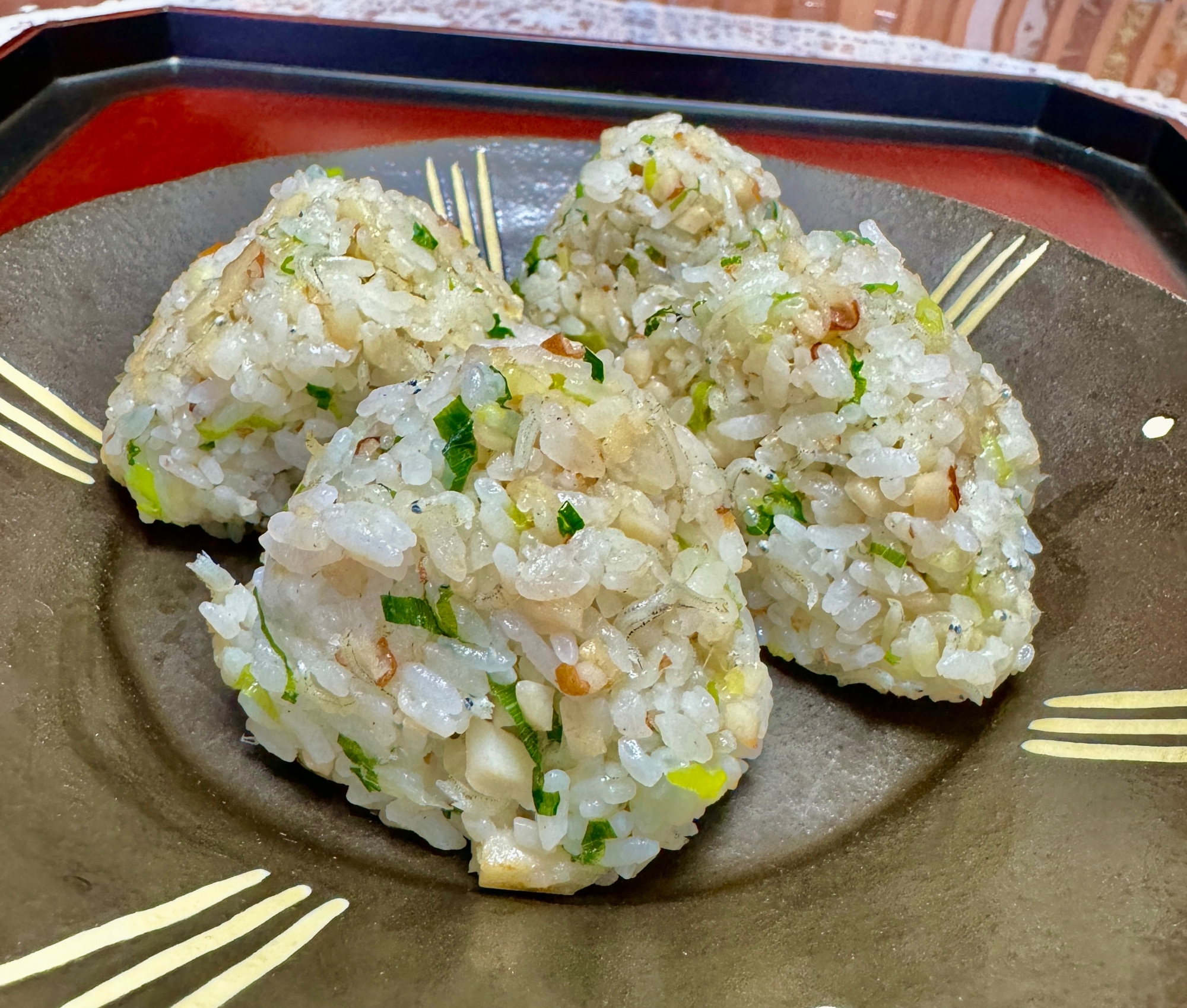 お弁当･夜食に!しらすと青ネギとちくわの☆おにぎり