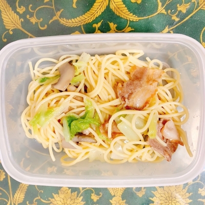 スタミナ♡にらとまいたけのにんにくバター醤油パスタ