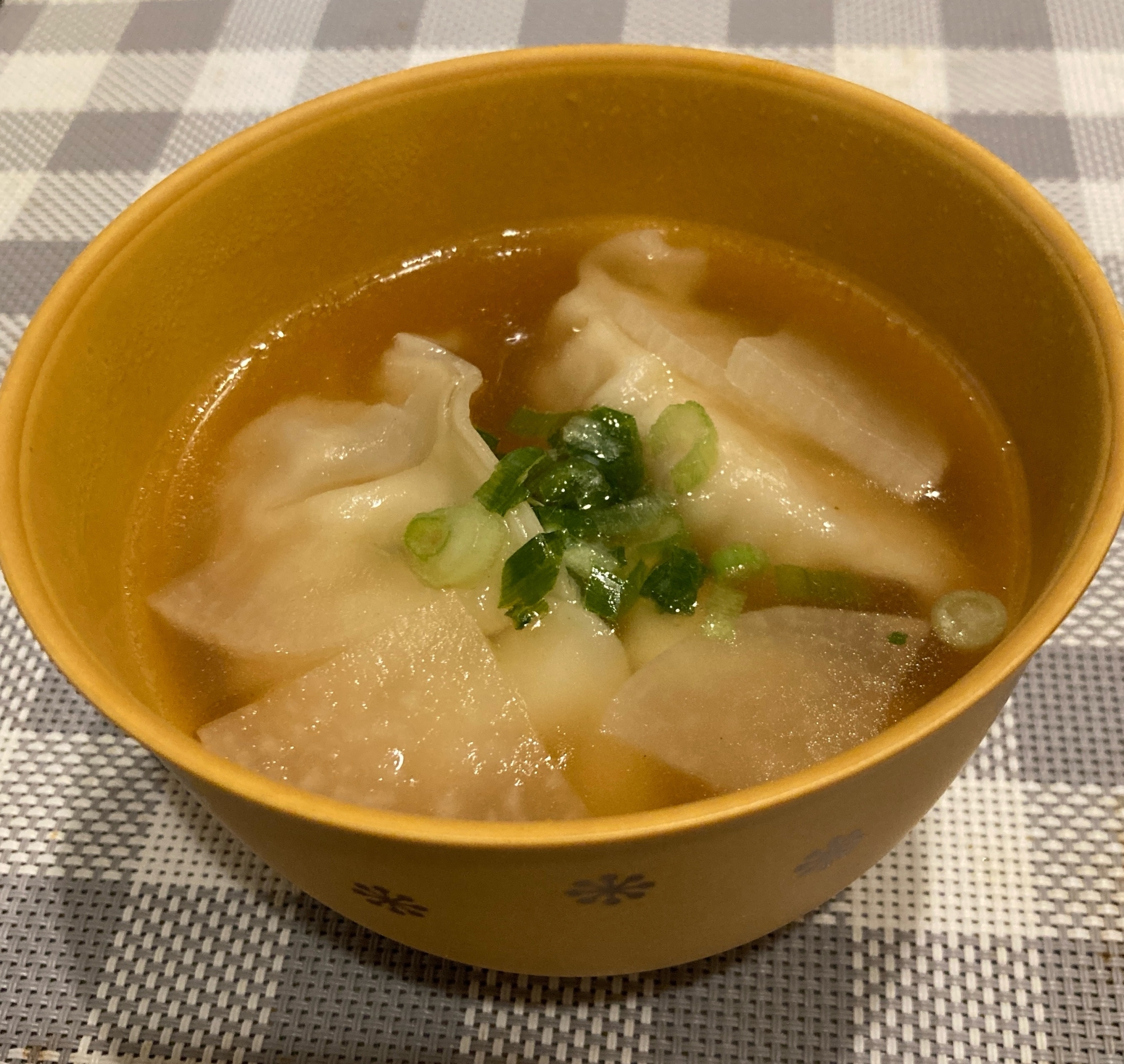 大根と水餃子のスープ