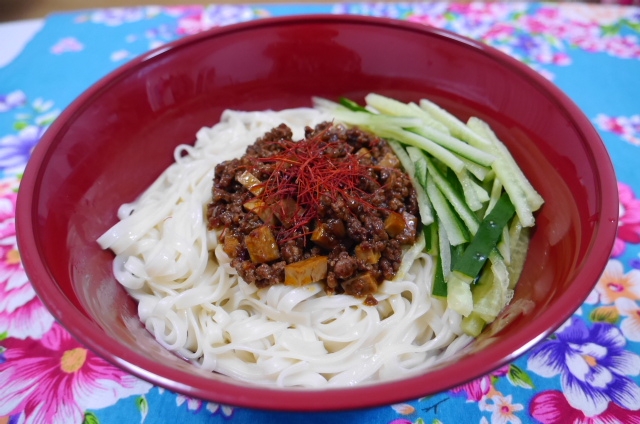 台湾料理 簡単ピリ辛 炸醤麺 ジャージャー麺 レシピ 作り方 By 雪希の台湾カフェ 楽天レシピ