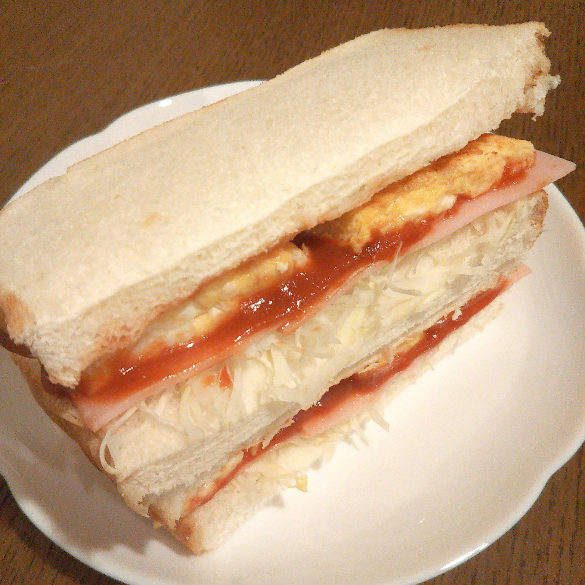 卵焼き＆ハム＆キャベツのサンドイッチ