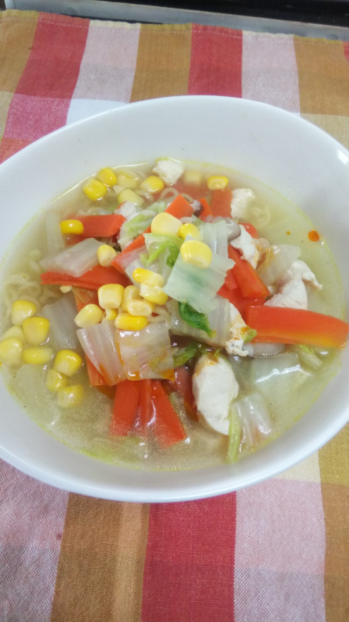 インスタント袋麺で☆野菜たっぷり塩ラーメン