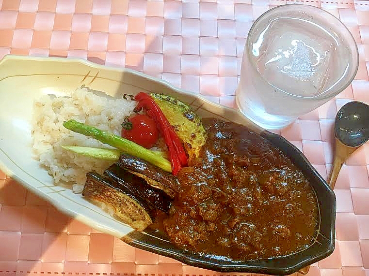 夏の彩り焼き野菜カレー！