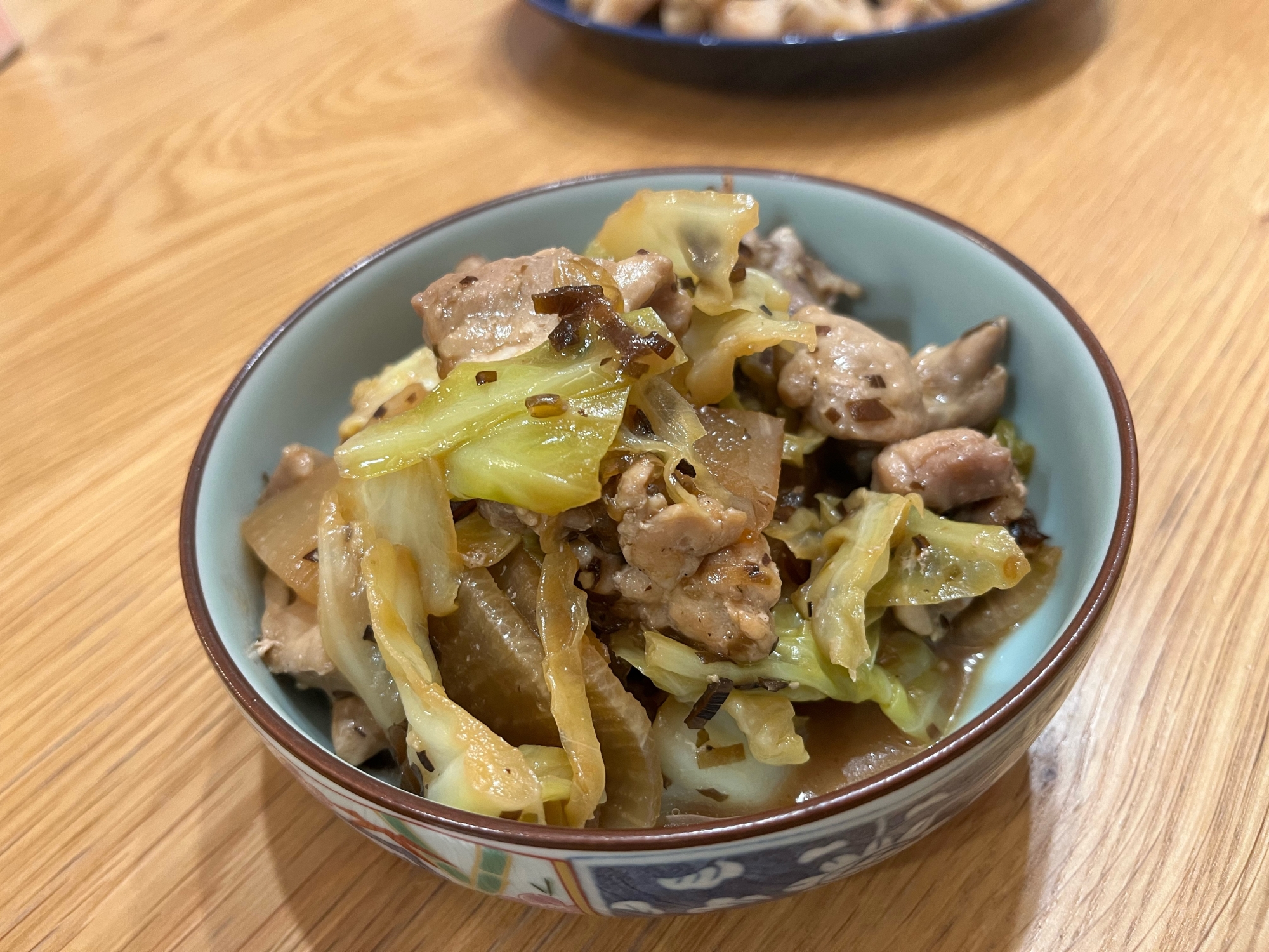 鶏肉と塩昆布のにんにく風味