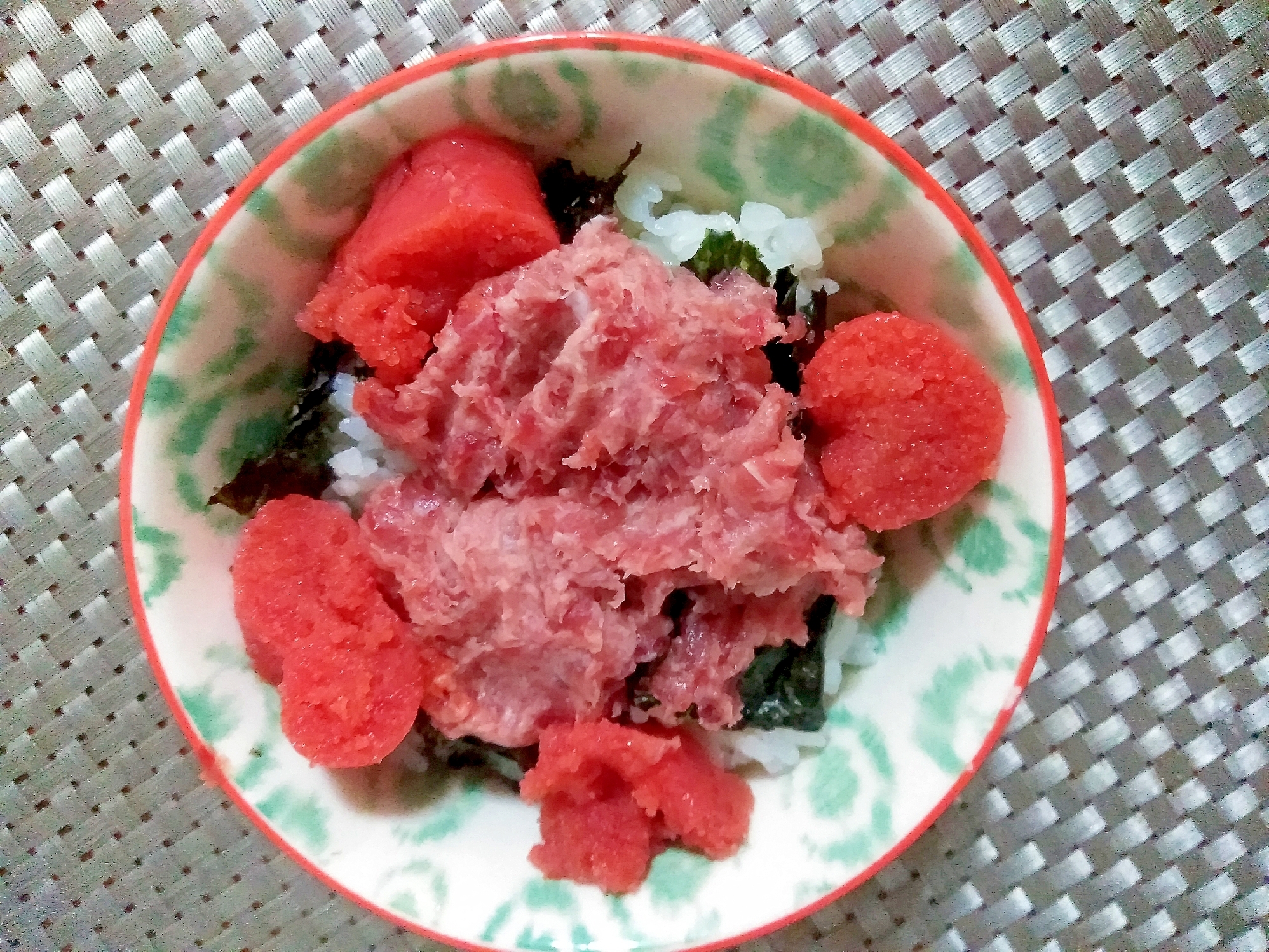 酢飯で中落ち明太子丼