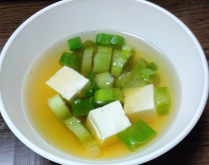 木綿豆腐とねぎの味噌汁