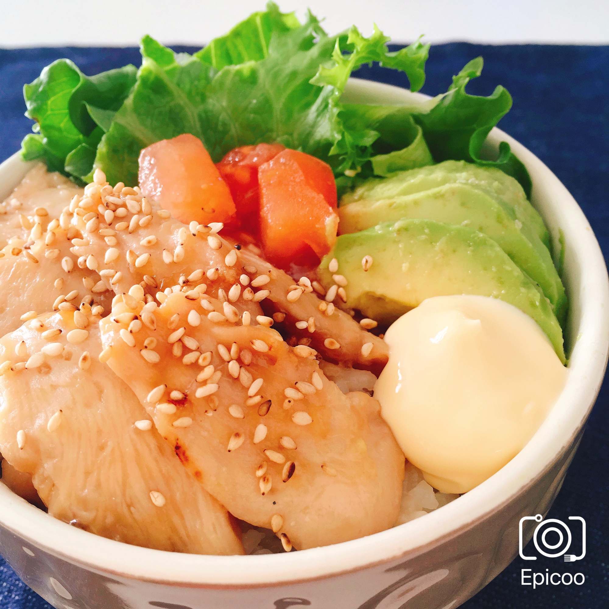 柔らか鶏胸肉の簡単照りマヨ丼(カフェ風)