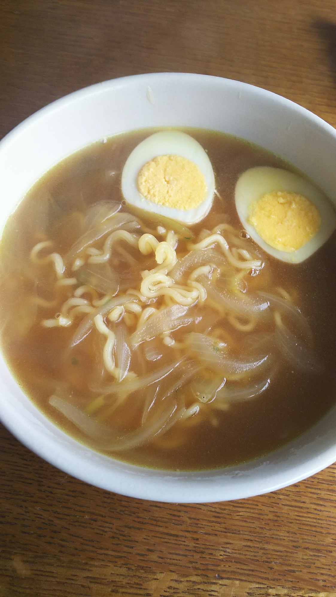 玉ねぎと味玉の塩醤油ラーメン