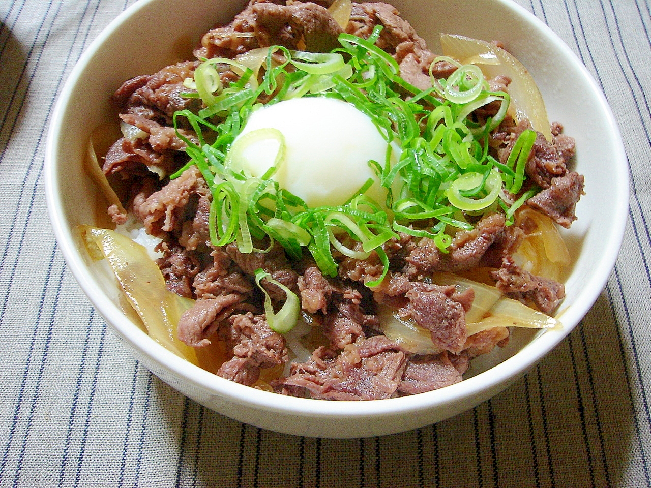 温たまネギ牛丼