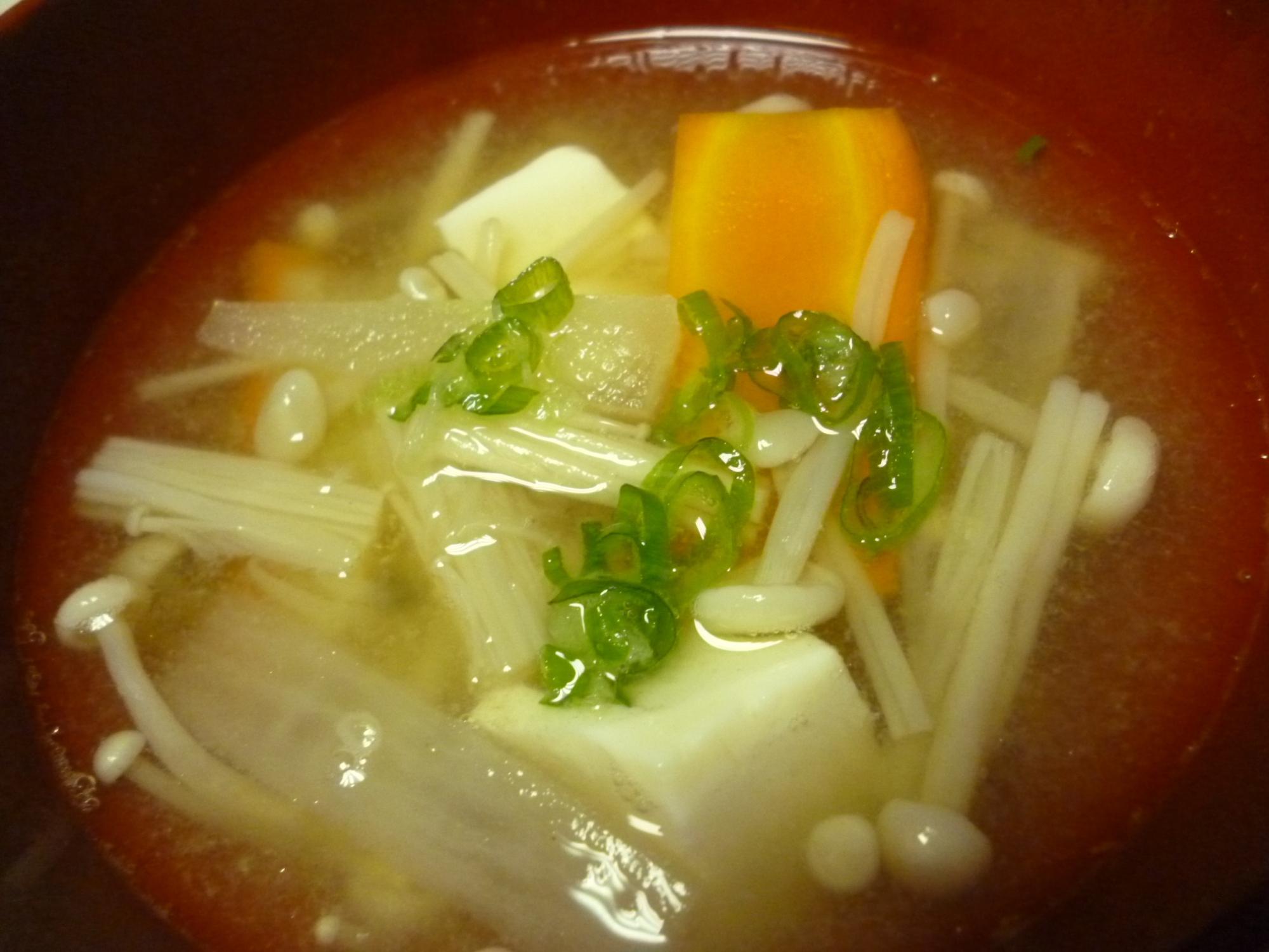 えのき・人参・大根・豆腐の味噌汁