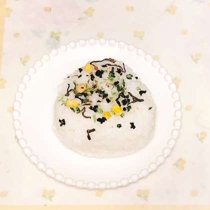 お茶漬け海苔、梅干しのおにぎり