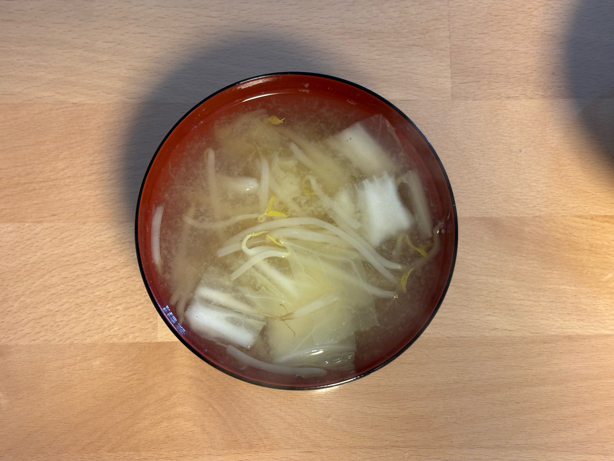 もやしと白菜の味噌汁