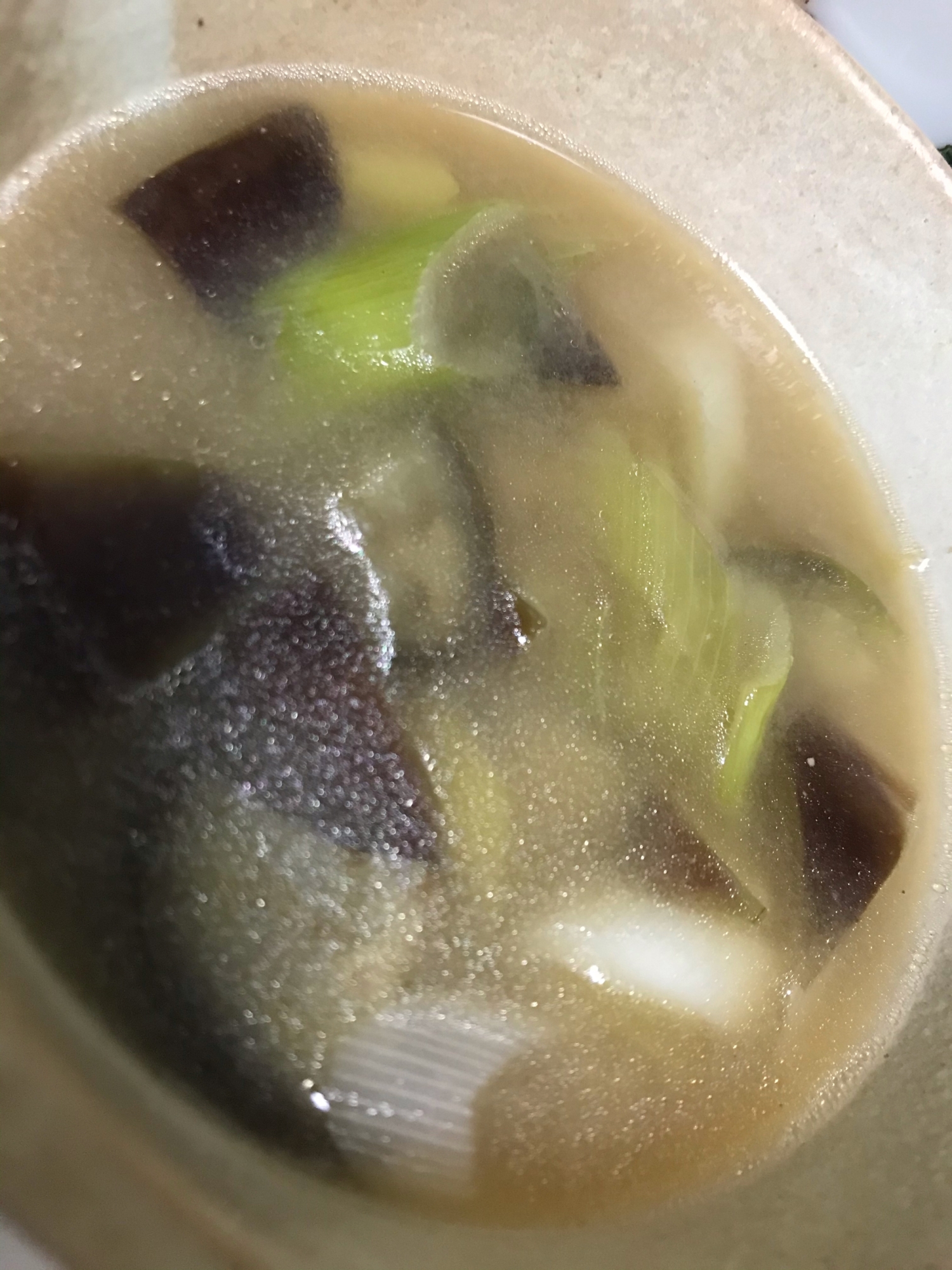 ごま油の旨味があとひく ナスとネギの味噌汁 レシピ 作り方 By コアラのまーち 楽天レシピ ごま油の旨味があとひく ナスとネギの味噌汁 レシピ 作り方 By コアラのまーち 楽天レシピ