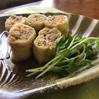 豚ひき肉の彩り信田巻き レシピ 作り方 By ボンジュール 楽天レシピ