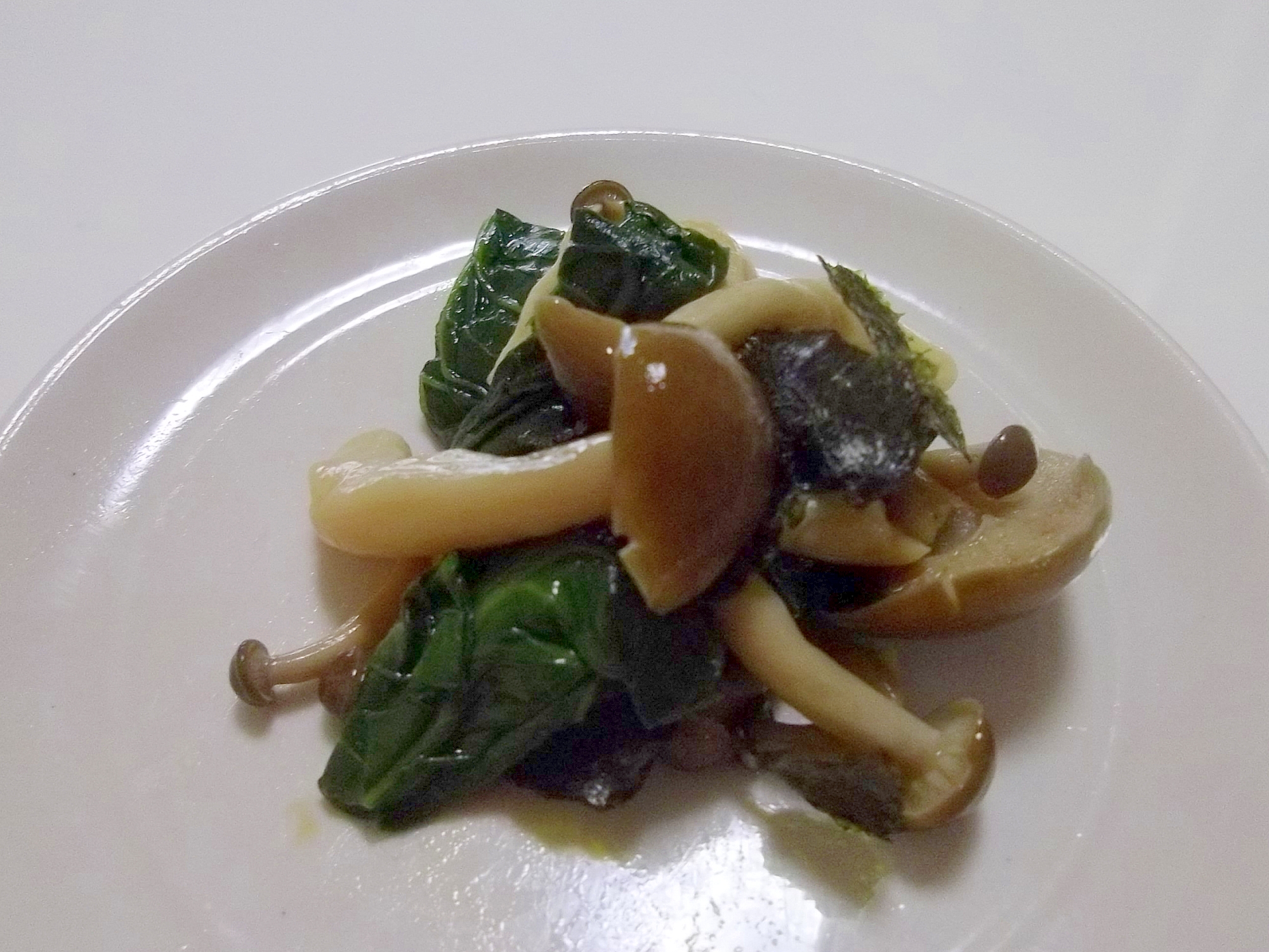 レンジで簡単*しめじと小松菜の海苔和え*