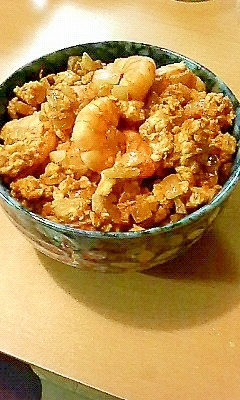 ケチャップとマヨネーズで失敗なし☆えび玉丼