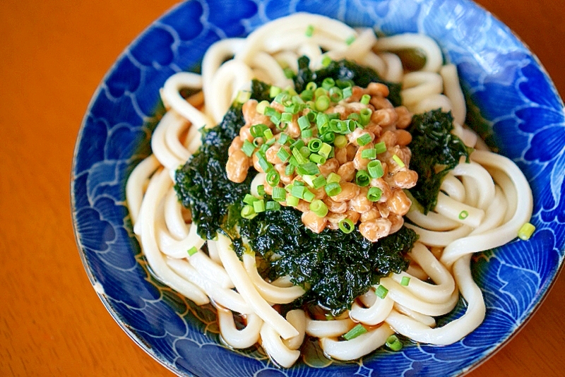 納豆とあおさの冷やしうどん