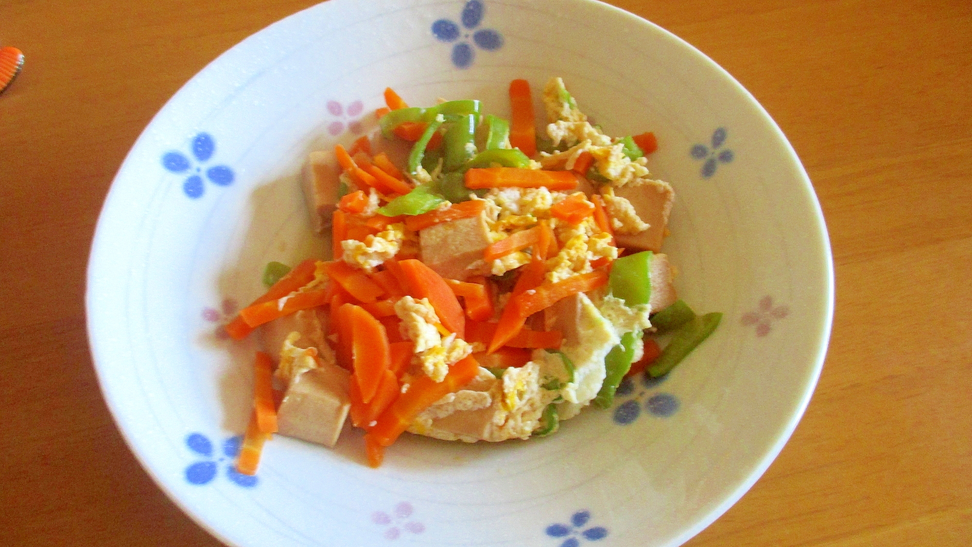 高野豆腐と千切り野菜の卵とじ