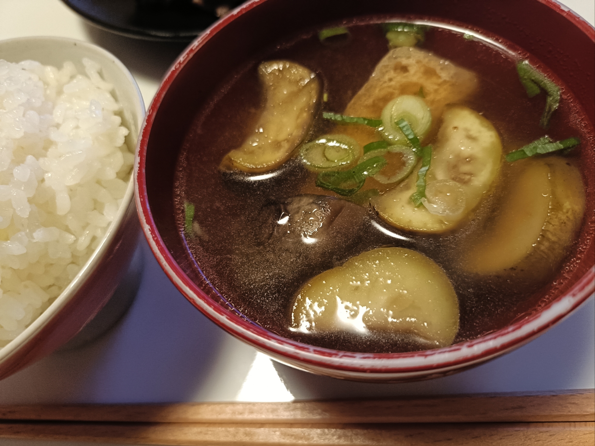 炒め揚げ茄子と薄揚げのお味噌汁