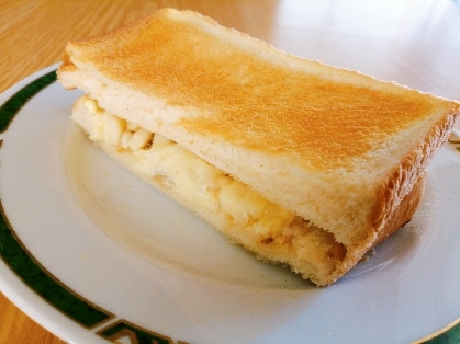 朝食☆ツナマヨチーズのホットサンド