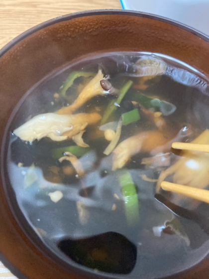 あっさりとろりん☆舞茸とオクラの醤油スープ