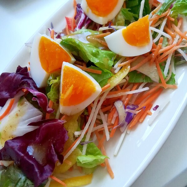 カラフル野菜とゆで卵のゴマドレッシングサラダ レシピ 作り方 By みずたまsweet 楽天レシピ カラフル野菜とゆで卵のゴマドレッシングサラダ レシピ 作り方 By みずたまsweet 楽天レシピ