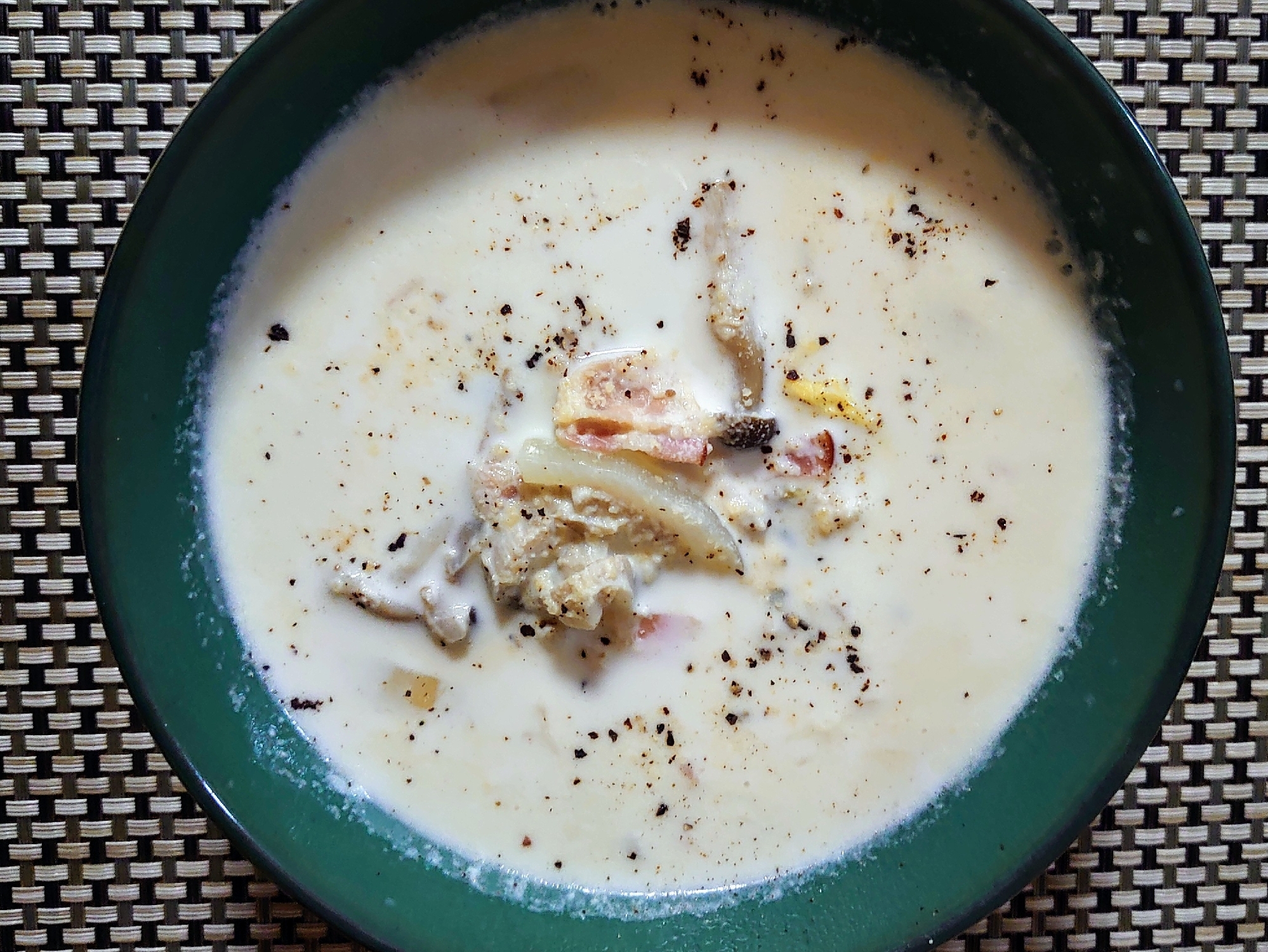 白菜とシメジの牛乳スープ