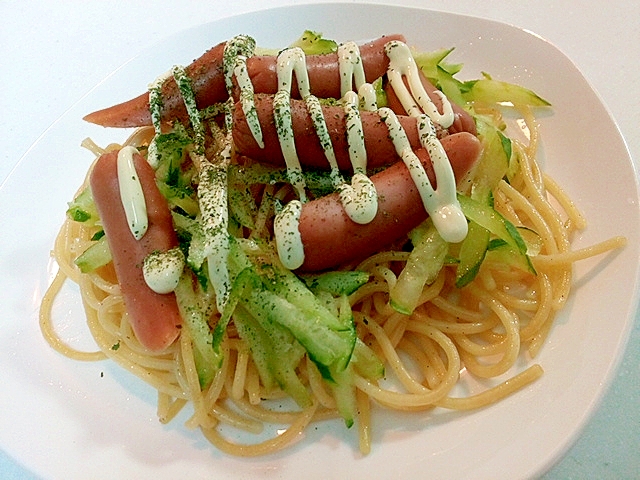 胡瓜とウインナーのパスタ