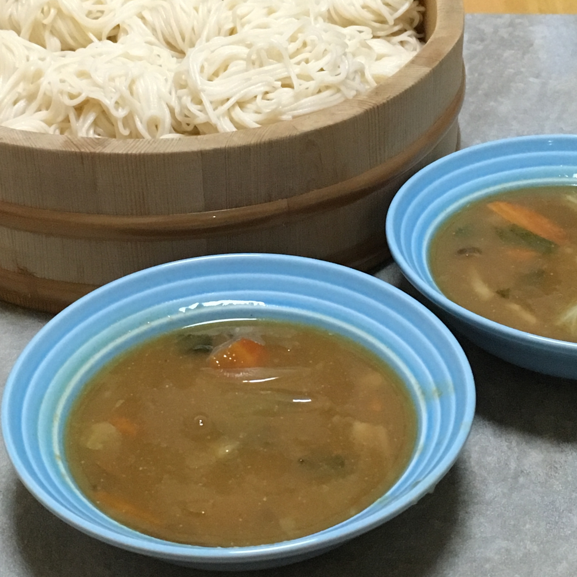 野菜たっぷりカレー味噌仕立てのつけ汁deそうめん♪