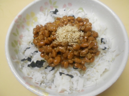 ５分！まな板なし❤しらす混ぜご飯の納豆かけ丼♪