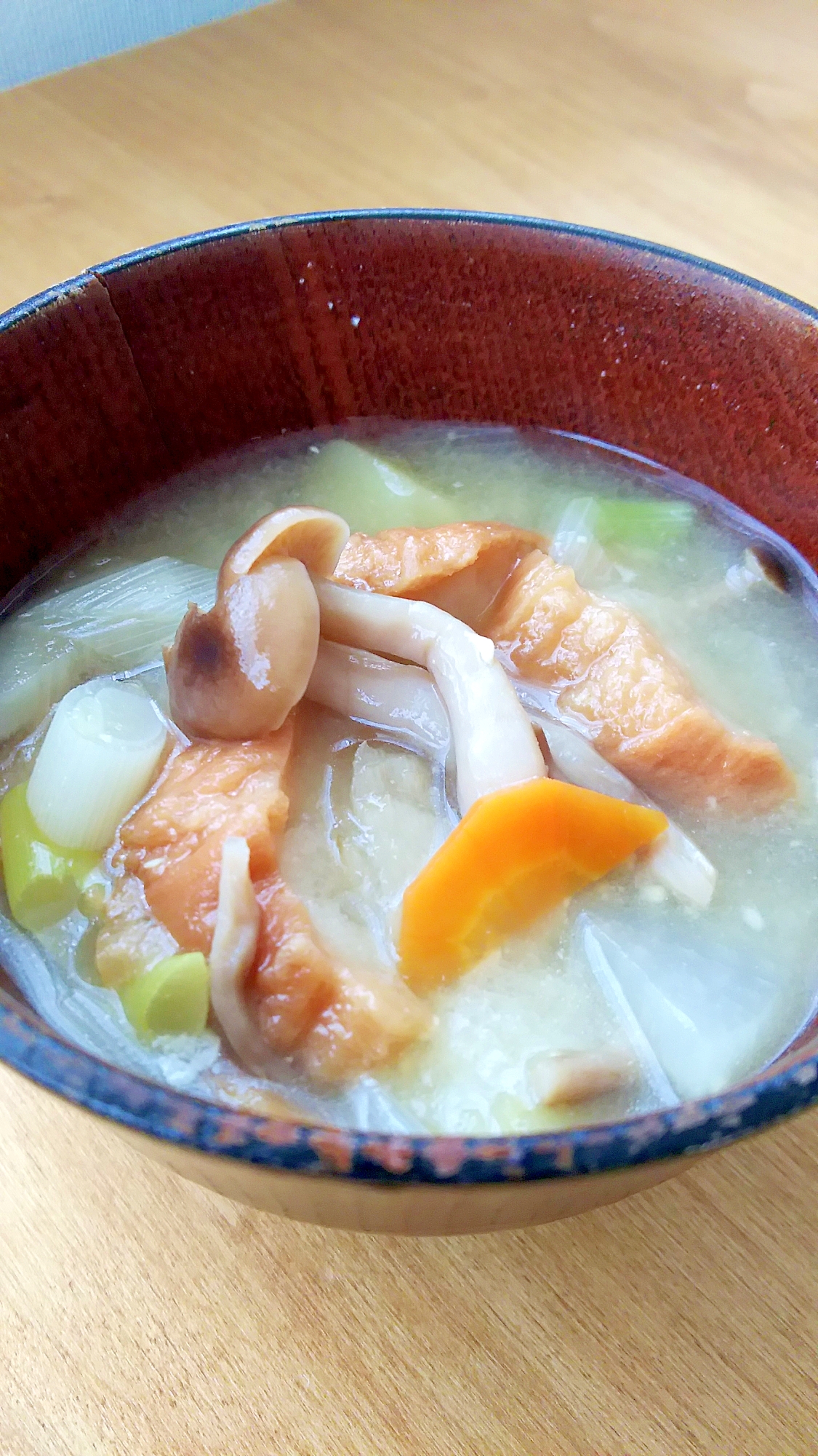 仙台麩でコク。野菜たっぷりお肉なしとん汁風スープ