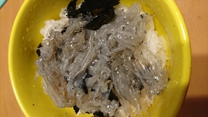 生しらすですが参考にさせて頂きました。醤油よりもたれのほうが断然おいしいですね。