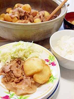 土鍋で同時に作る♪肉じゃが風豚肉のしょうが焼き☆