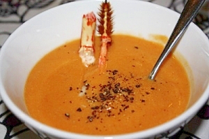 殻は捨てないで!濃厚伊勢海老のビスク