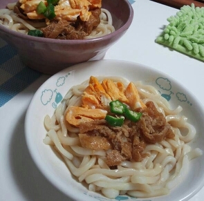 お昼ご飯にいただきました！キュウリなかったのでオクラ入れました。２才の息子が喜んで食べてくれました。ごちそうさまでした♪