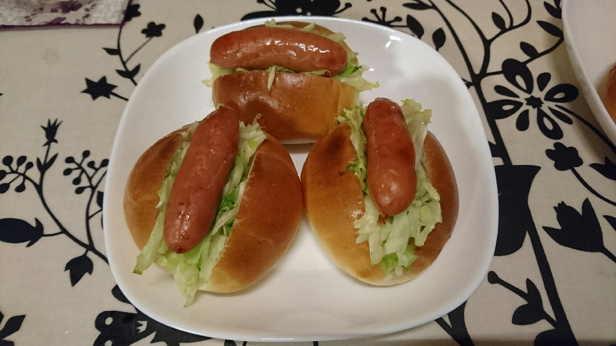 キャベツたっぷりバターロールで作るホットドッグ レシピ 作り方 By キジ猫 楽天レシピ キャベツたっぷりバターロールで作るホットドッグ レシピ 作り方 By キジ猫 楽天レシピ