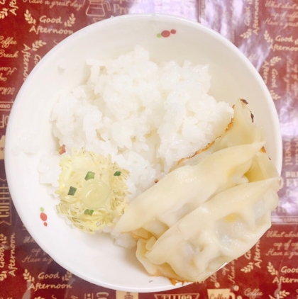 焼き餃子キャベツネギ丼