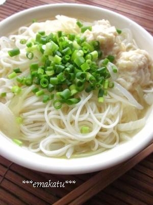 そうめんで♪豆腐団子入り簡単なんちゃってフォー