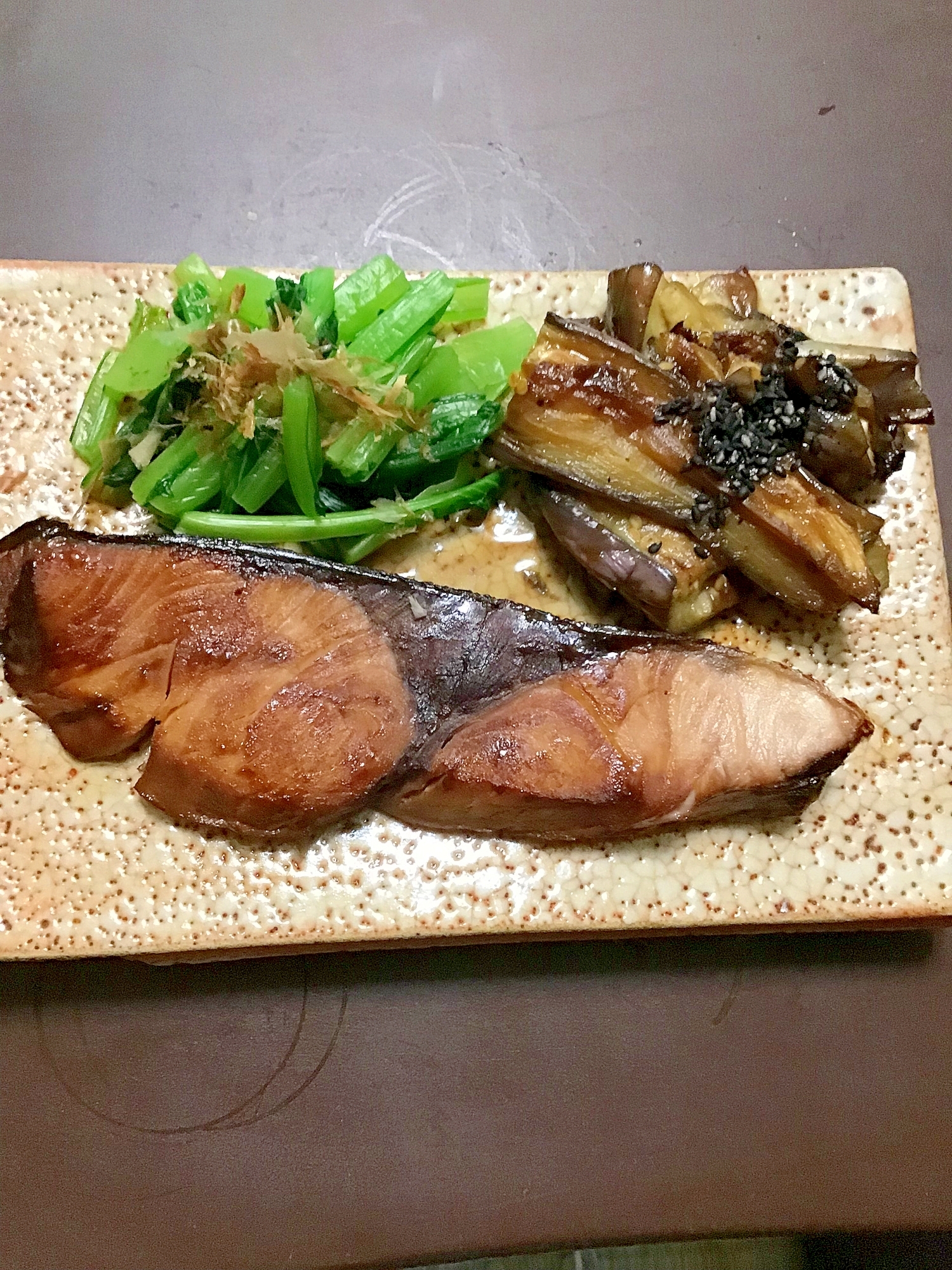 ナスも一緒にブリの照り焼き。
