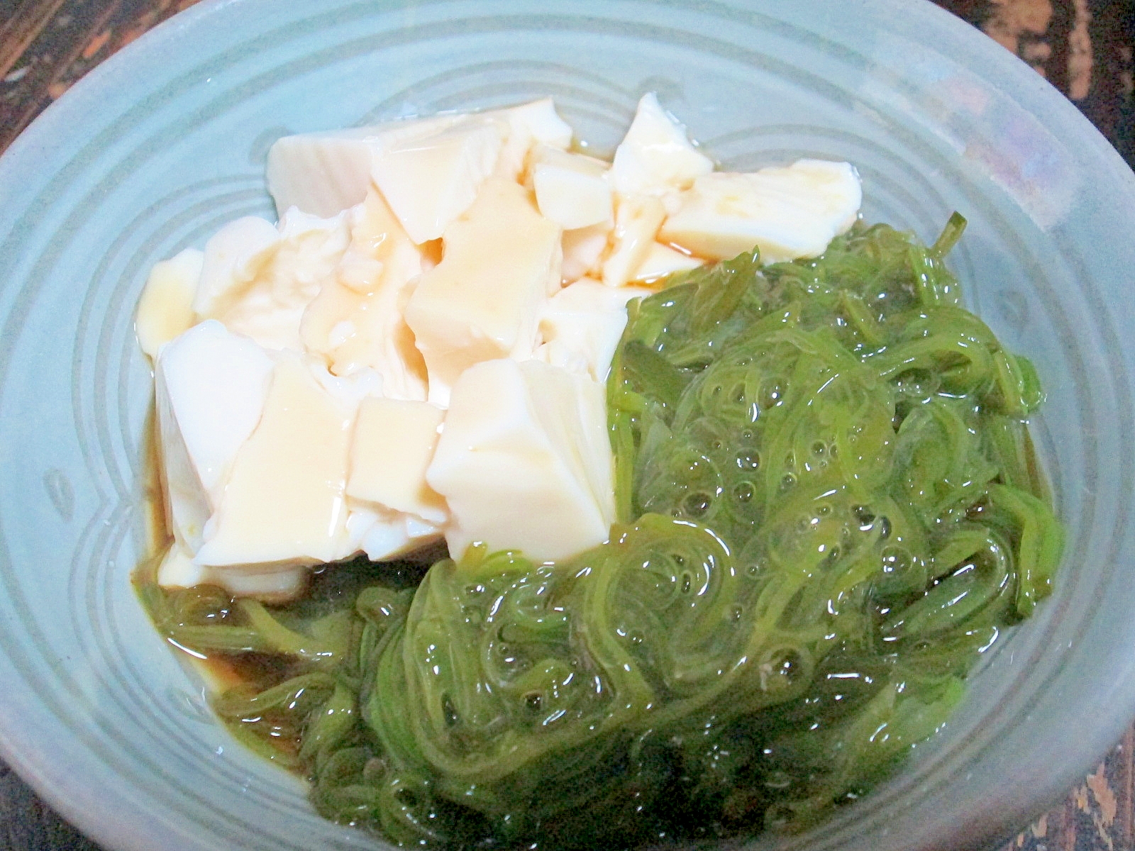 玄米菜食☆メカブと豆腐の和え物