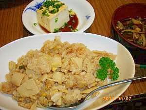 残った炊き込みご飯で焼き飯