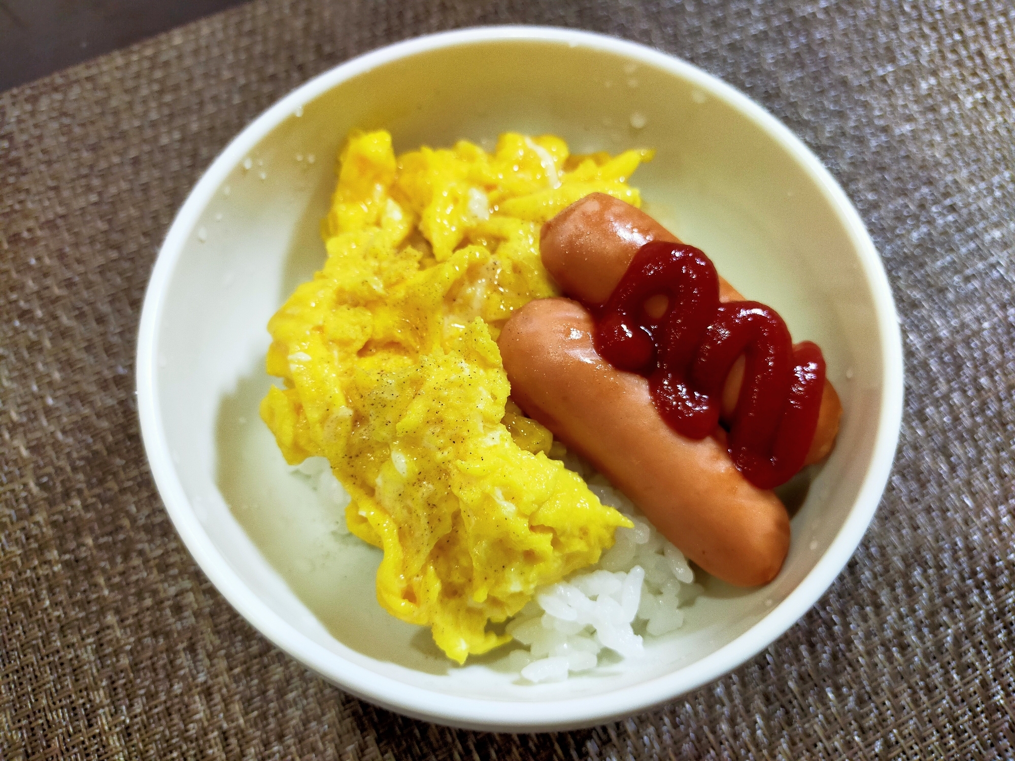 朝食☆卵焼きとウインナー丼