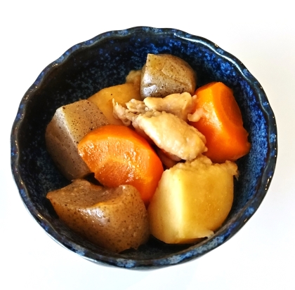里芋とこんにゃく、鶏肉の煮もの