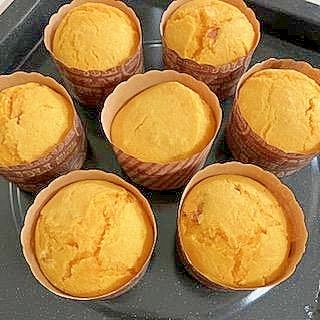 粉末コーンスープで　☆　にんじんカップケーキ