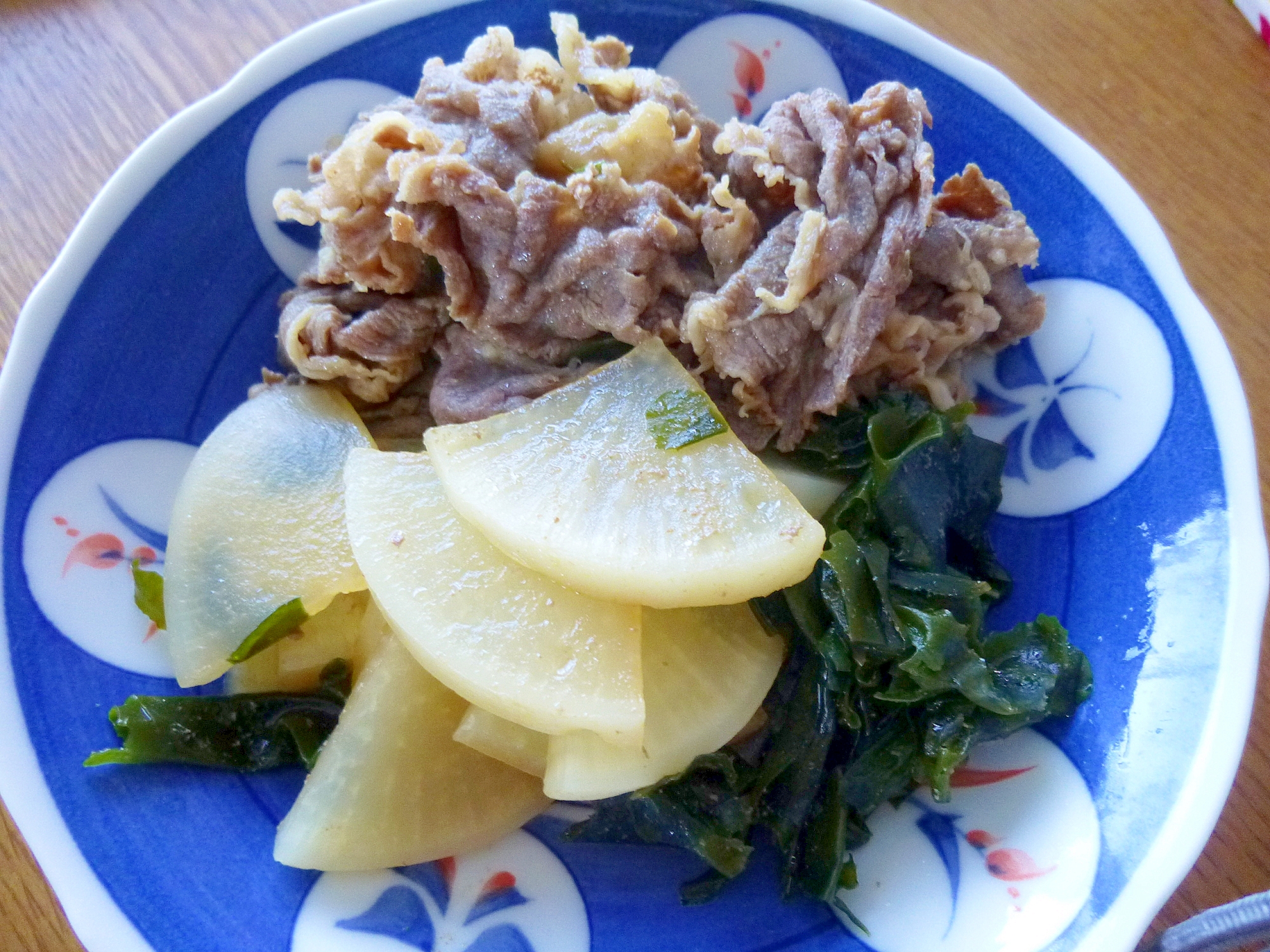 牛肉と大根・わかめの煮物