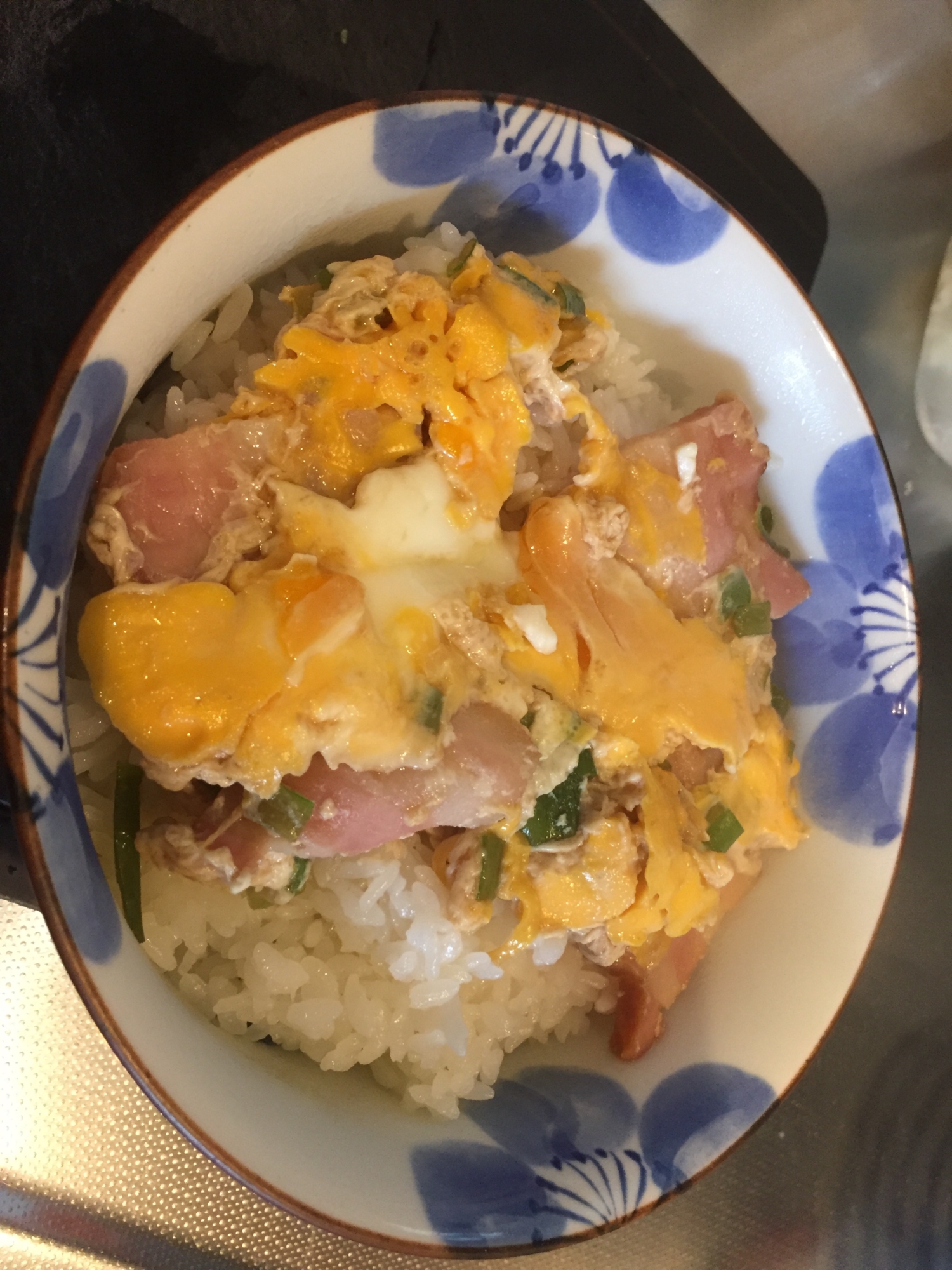 卵とじベーコン丼